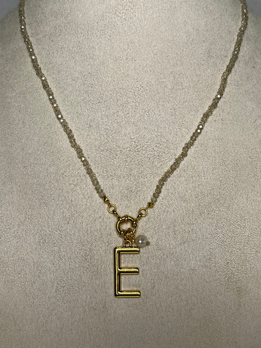 Colar Letra E