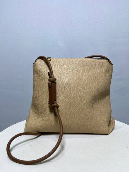 Bolsa com acrílico na alça