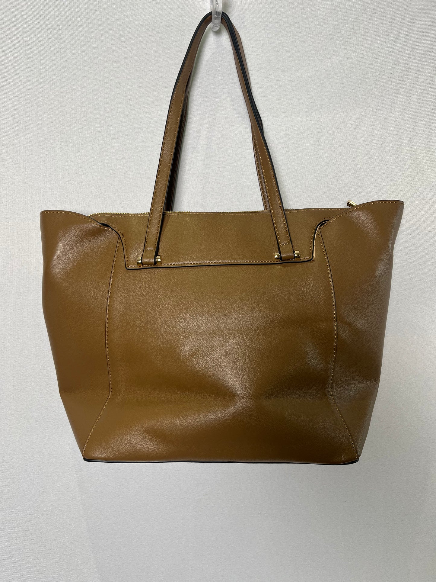 Bolsa detalhe dourado